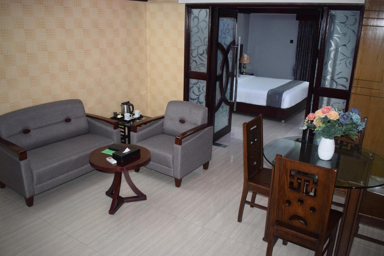 Momo Inn Bogra Esterno foto
